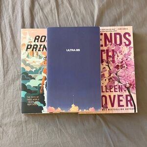 Book Bundle: Ultra 85, It Ends With Us, Rouge Princess.
